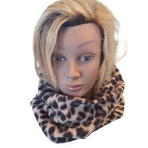 Old Navy Leopard Fleece Neck Funnel Scarf Soft Cozy Winter Cold Weather Cowl
